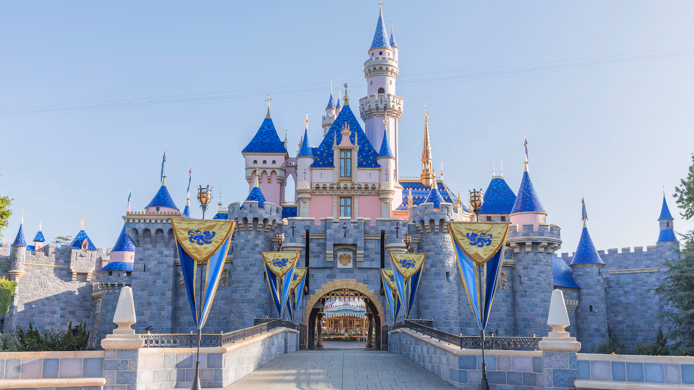 31 Hechos Sobre Disneyland