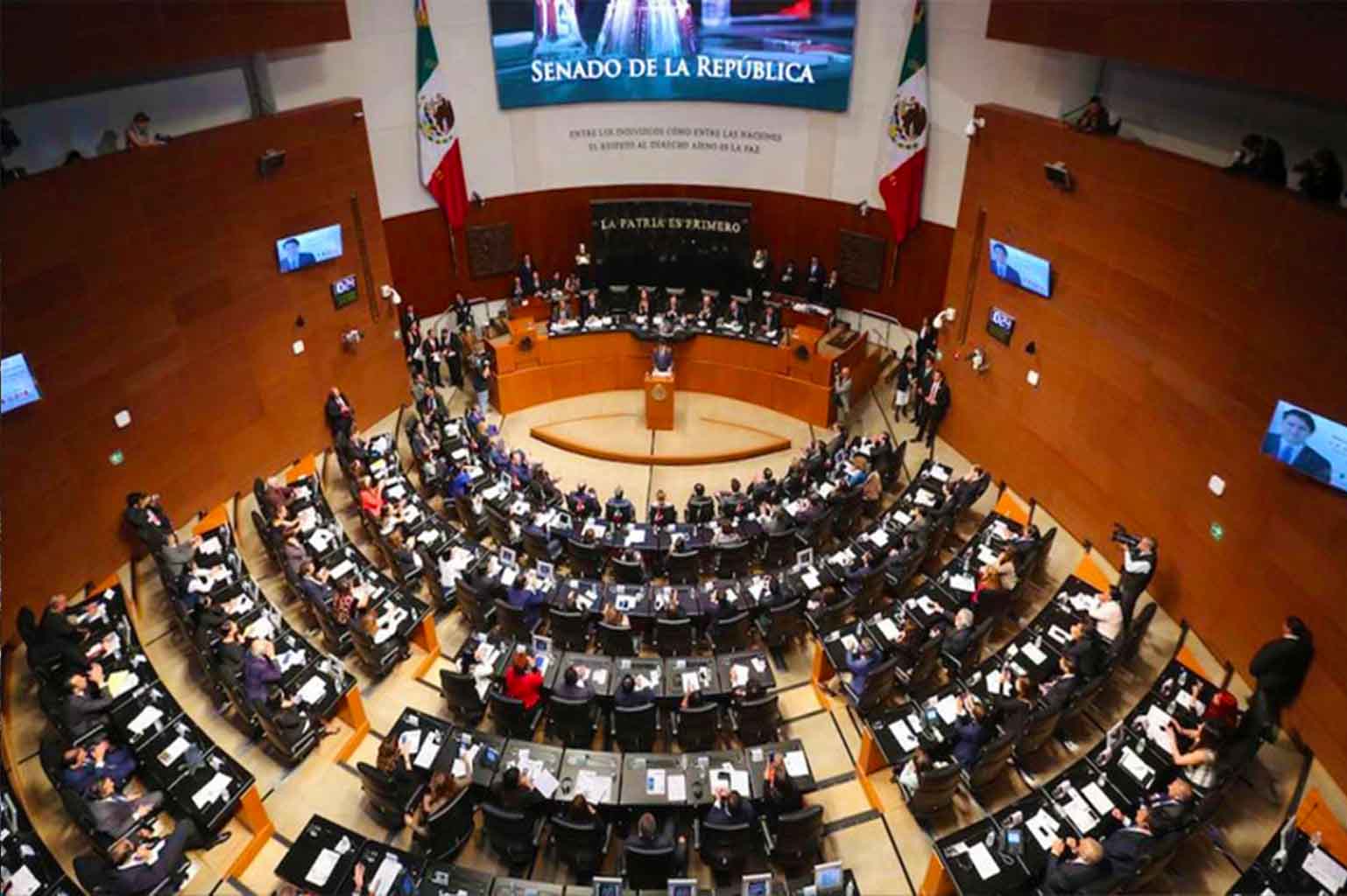 35 Hechos Sobre Los Senadores Mexicanos